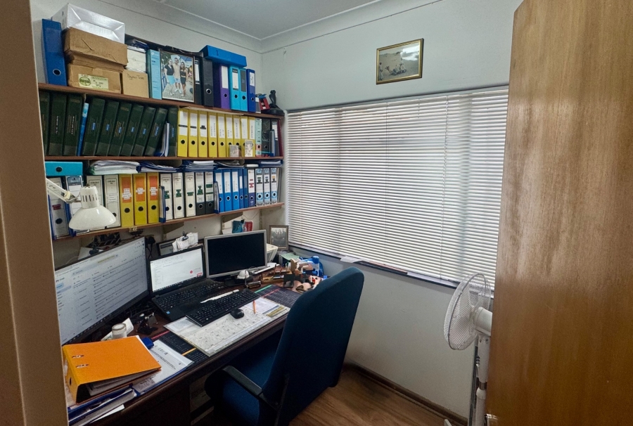 4 Bedroom Property for Sale in Flamwood North West